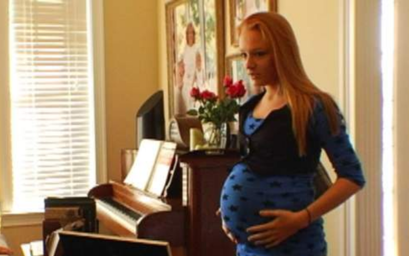 Maci pregnant