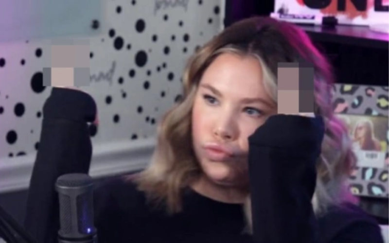 KAil flipping off