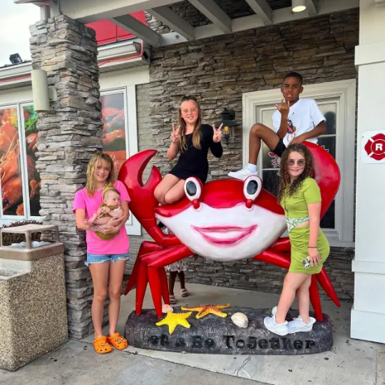 Leah's girls with crab